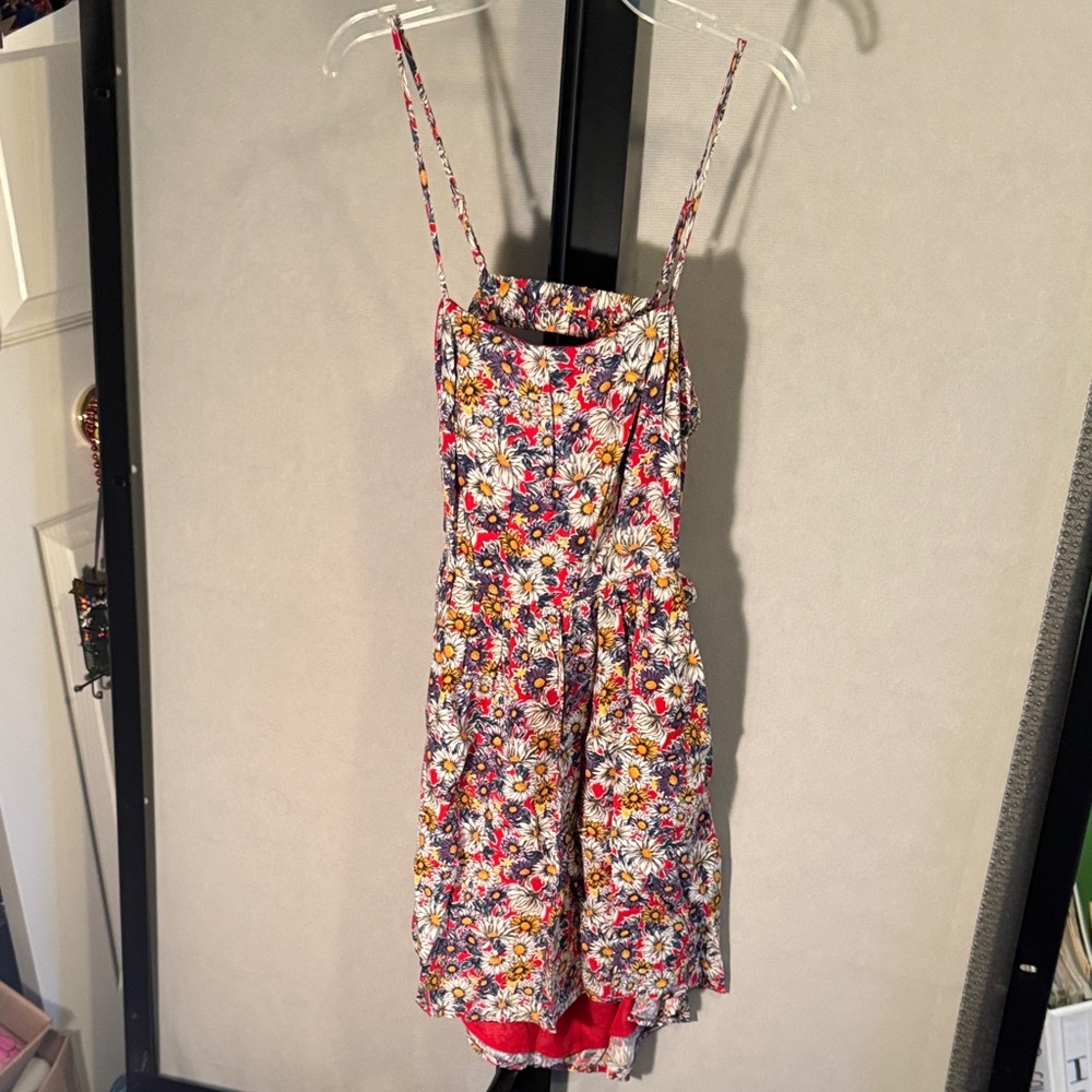 Forever 21 Multicolor Floral dress with open back. Size large